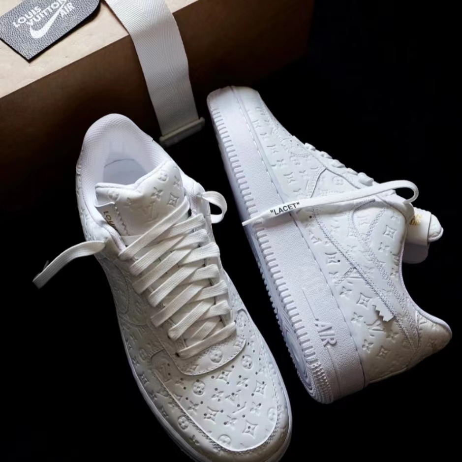 【NIKE X LOUIS VUITTON】100足の限定発売! ナイキ エア フォース 1の40周年を記念して、2025年春夏の新作「ルイヴィトンX ナイキ エア フォース 1 ホワイト」がリリース! 完売必至のトレンドになる！